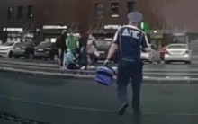 В Петербурге водитель электровелосипеда совершил наезд на 11-летнюю девочку