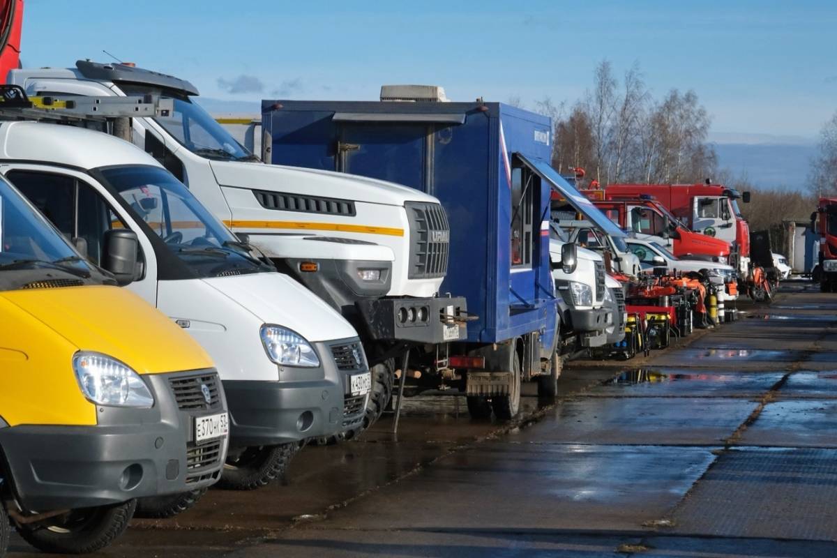 На территории аэродрома в Кречевицах состоялся смотр готовности группировки сил и средств для ликвидации ЧС.