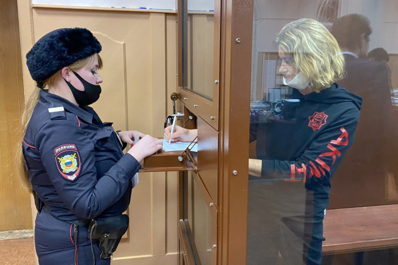 Экс-глава банка БКФ и компании «Русский продукт» Ольга Миримская, подозреваемая в даче взятки, в Бассманном суде