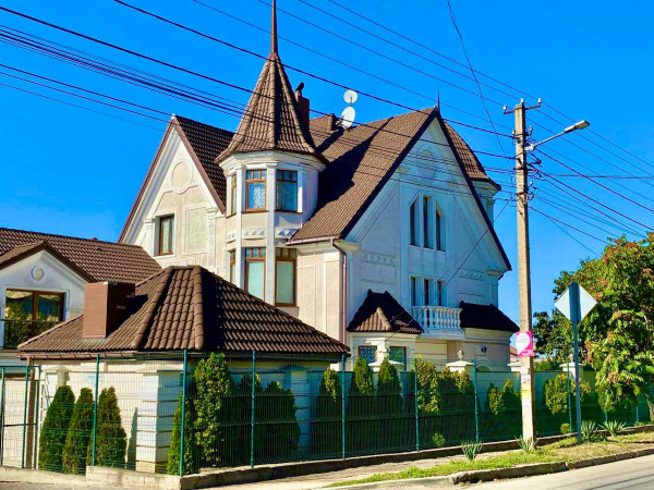 8 марта в Крыму бьёт рекорды: забронировали на 30% домов больше, чем годом ранее