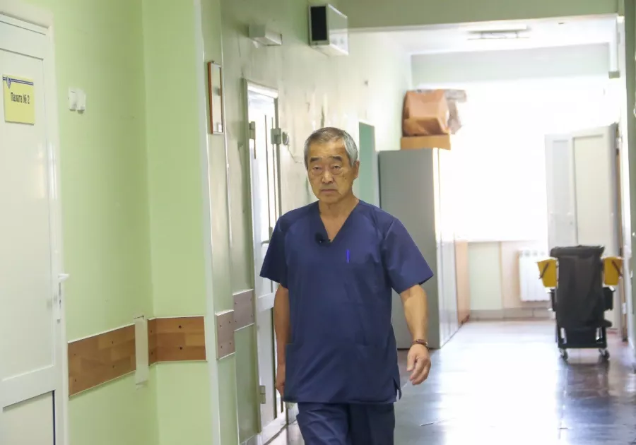 Юрий Тен передает опыт студентам