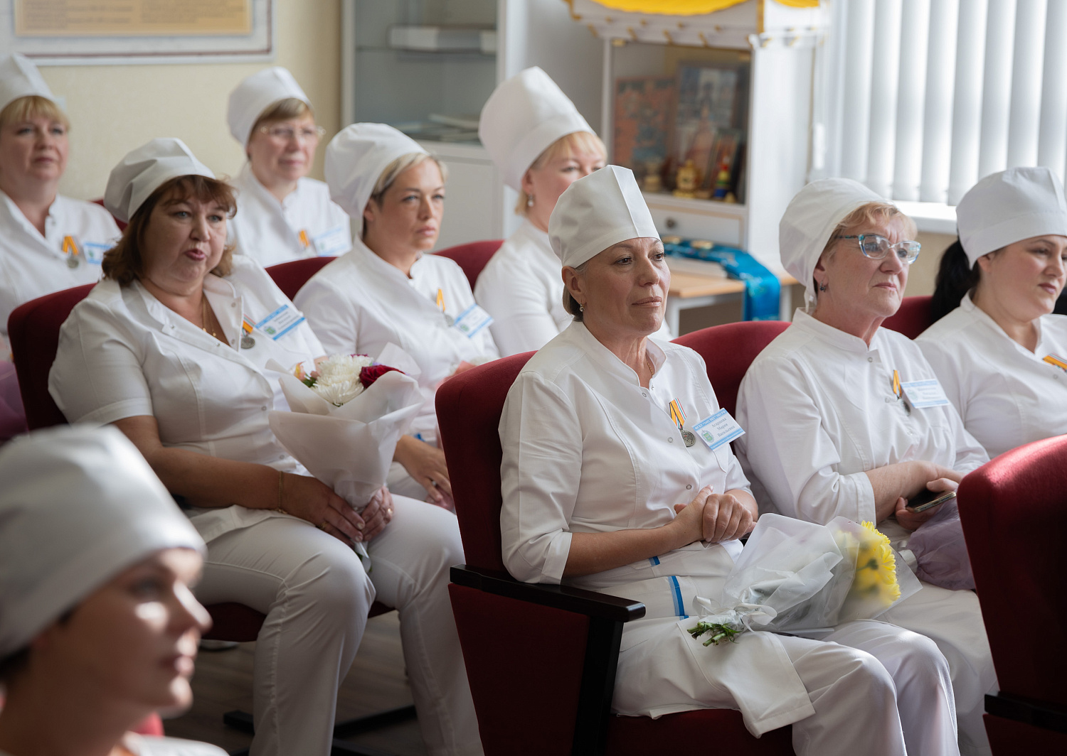 В Ростовском госпитале наградили военнослужащих, медицинский персонал и волонтеров , фото 5