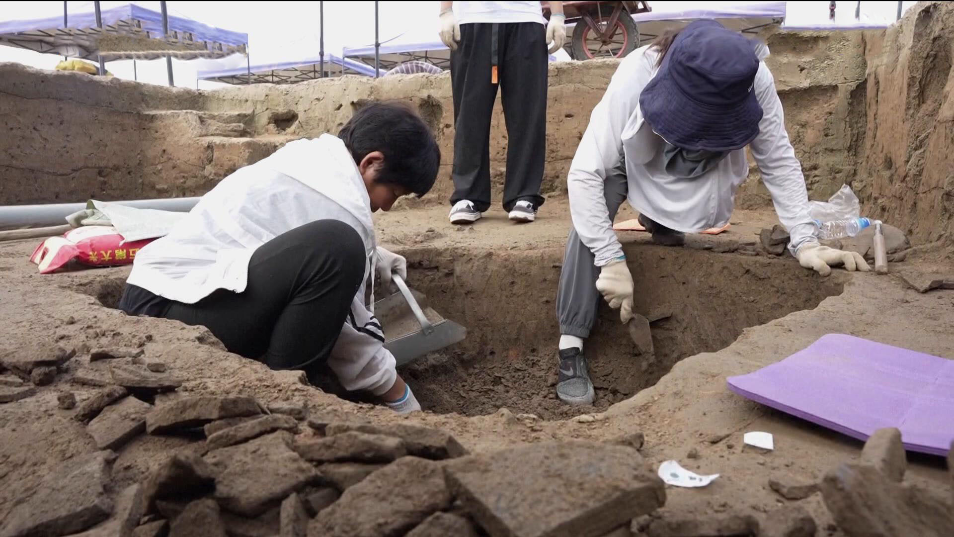 Китайские археологи вернулись на раскопки древнего поселения Байжэнь