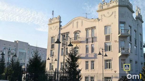 В Омске на фасаде депкульта установят скульптуру с огнем внутри