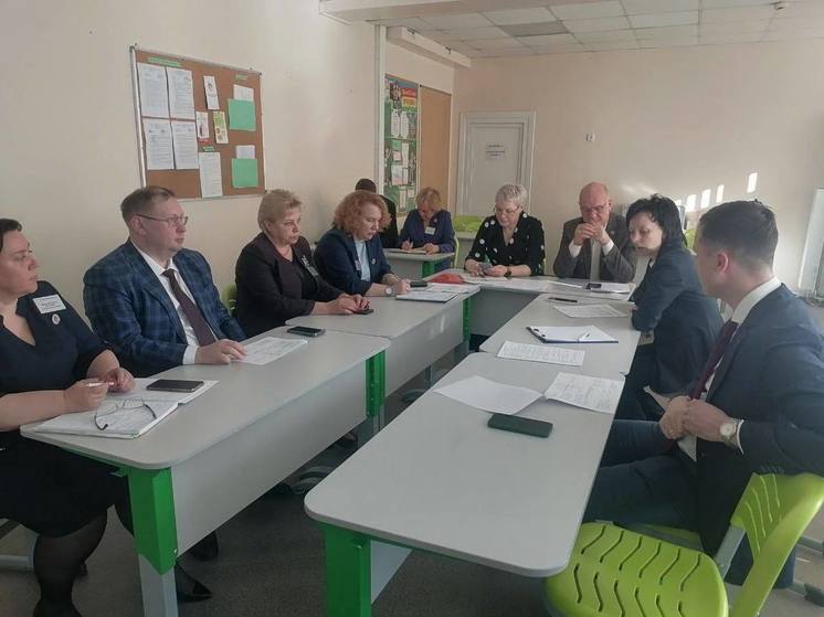 В Сахалинской области снижают бюрократическую нагрузку на учителей