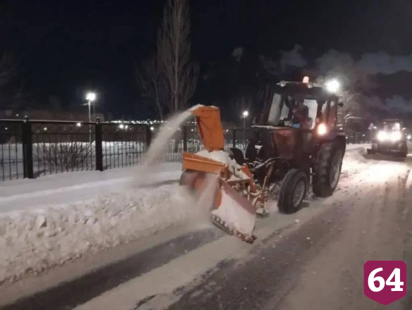 Улицы Саратова от снега будут убирать 562 машины 