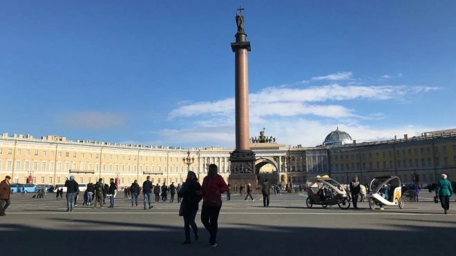 На Дворцовой площади прошел спектакль 