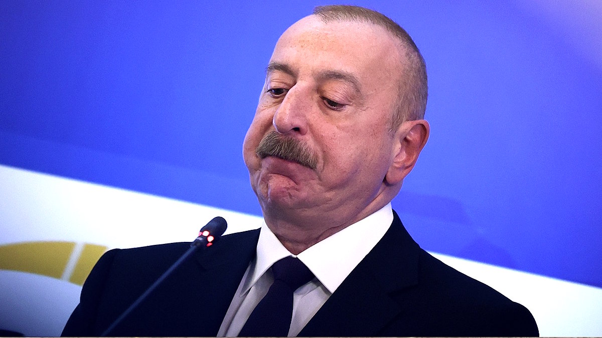 Алиев посоветовал ЕС не лезть в отношения Азербайджана, Турции и Армении
