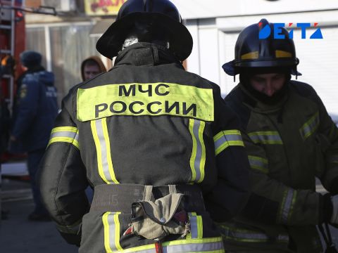 МЧС выясняет причину пожара в университете на Русском острове