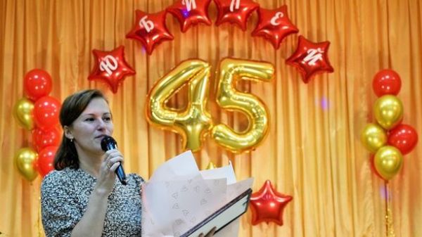 Во Владимире одна из школ отпраздновала 45-летие