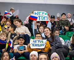 Важное событие объединило юных спортсменов из пяти городов УрФО – стартовал открытый турнир города Ханты-Мансийска по хоккею среди детских команд «Югорка»