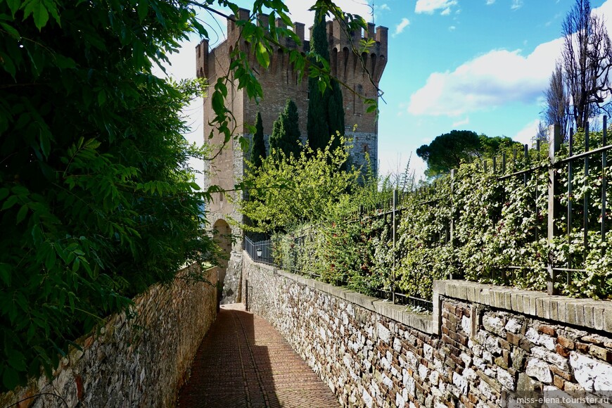 Cassero di porta di Sant’Angelo. Средневековые ворота