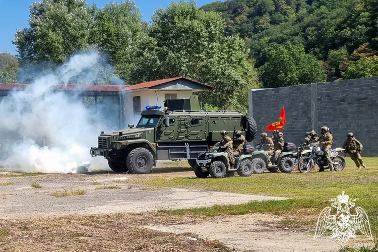 В Сочи сотрудники Росгвардии провели патриотическое мероприятие для школьников