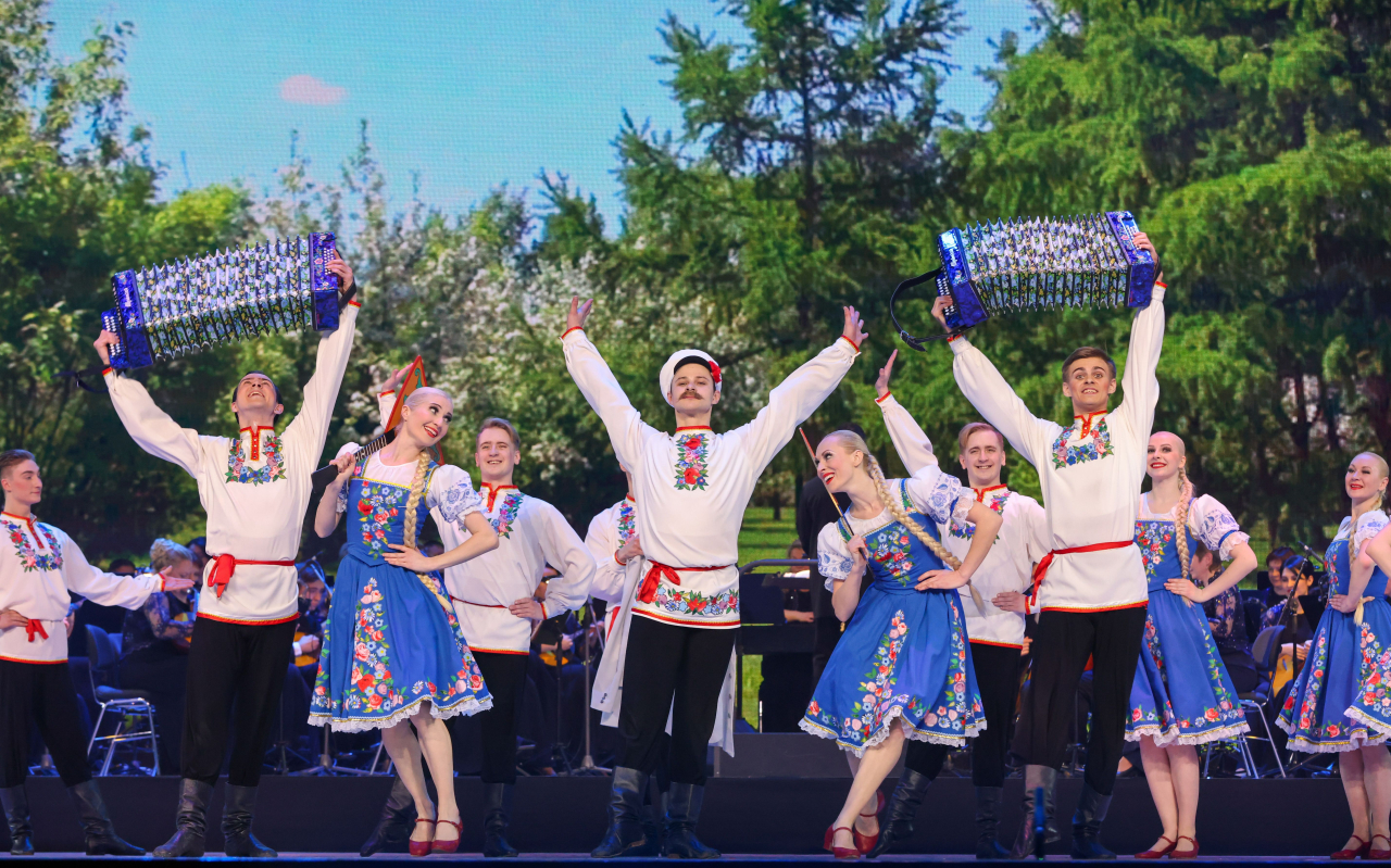 Михаила годенко,. Годенко ансамбль афиша. Ансамбль танца сибири имени годенко 2024. Годенко хореограф. Академический ансамбль годенко.