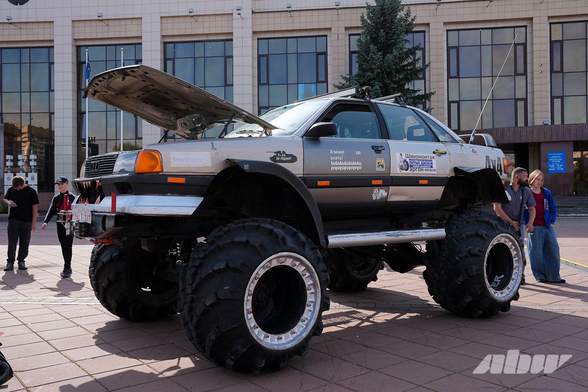 Монстр-трак Audi 100, Mosvagen и «Волга»-кабриолет: чем запомнился «Авто Тюнинг Батл» в Новополоцке