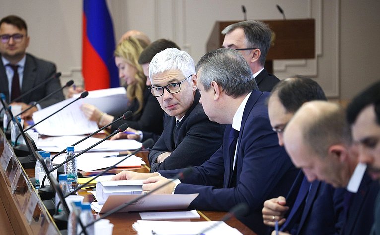 Круглый стол Комитета СФ по международным делам совместно с Комитетом СФ по конституционному законодательству и государственному строительству «Юрисдикция международных судебных и арбитражных органов в отношении Российской Федерации»