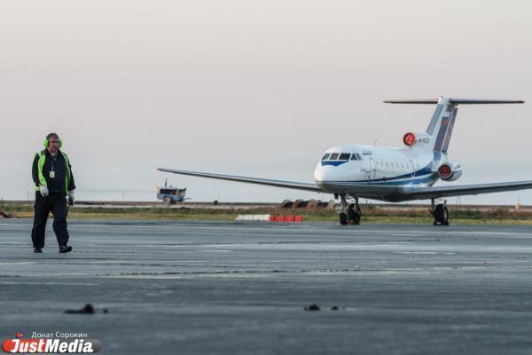 Два пассажирских самолета столкнулись на взлетной полосе в аэропорту Японии - Фото 1