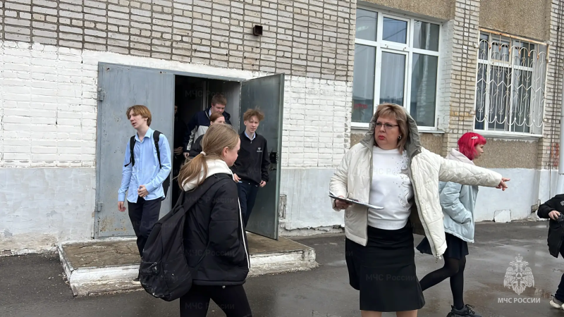 Главное — спасти детей: в школах Еврейской автономии отработали действия при ЧС