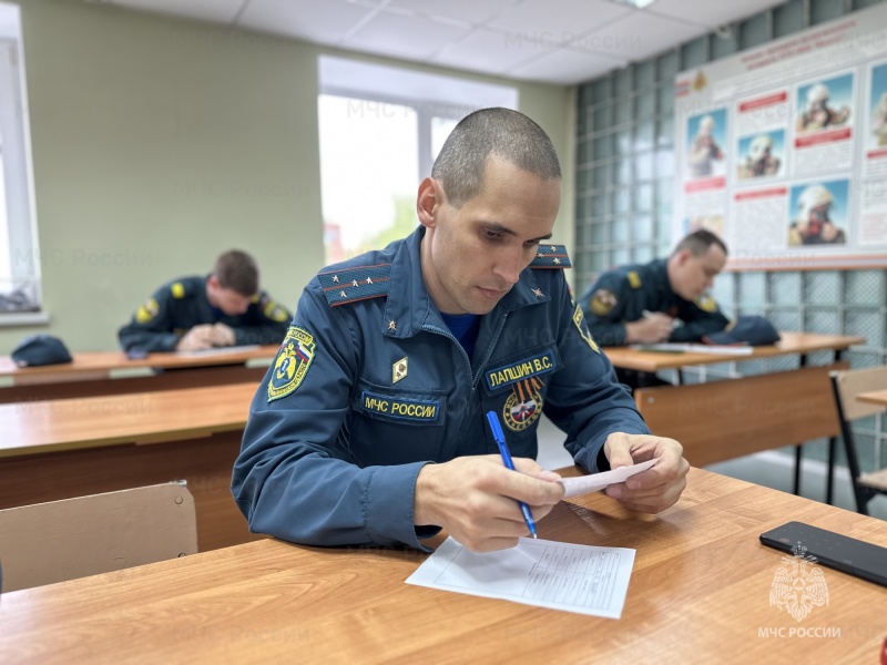 В Ульяновске выбрали лучшее звено газодымозащитной службы