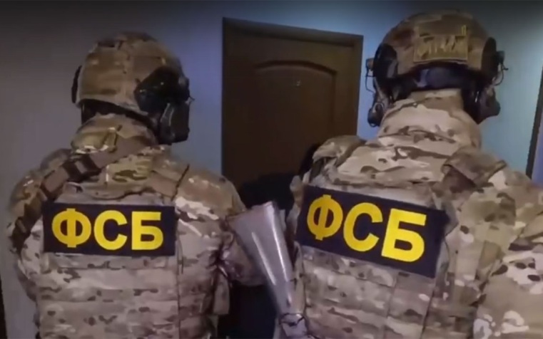Юрист назвал вербовку россиян оружием гибридной войны против РФ