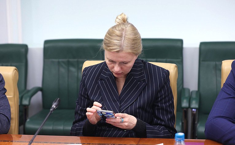 Совещание «Роль налоговых льгот в стимулировании научно-технологического развития РФ и повышении результативности научных исследований: эффективная мера государственной поддержки научной и инновационной деятельности или инструмент налоговой оптимизации»