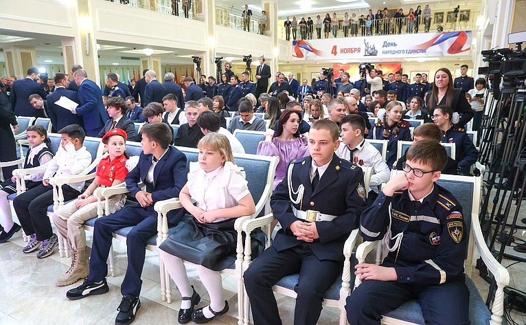 В Совете Федерации состоялась XII церемония награждения детей и подростков, проявивших личное мужество в экстремальных ситуациях