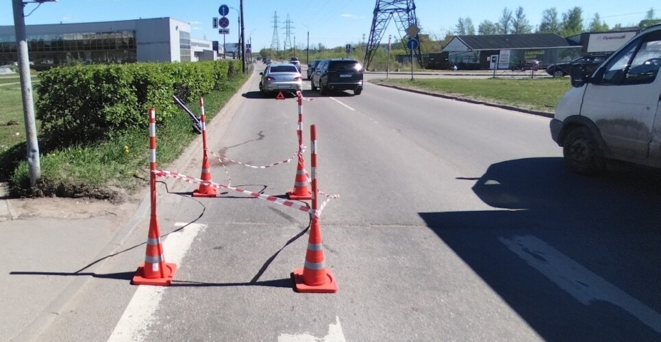 В Великом Новгороде двое юных водителей СИМов нарушили ПДД и спровоцировали аварии