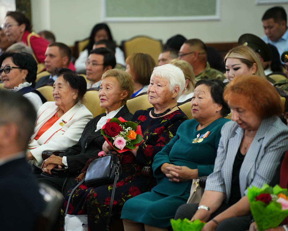 Торжественное собрание общественности прошло в преддверии Дня города Якутска