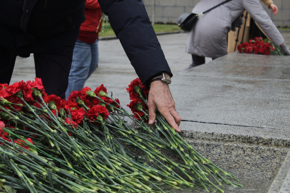 Российские футболисты почтили память погибших в блокадном Ленинграде перед игрой с Перу