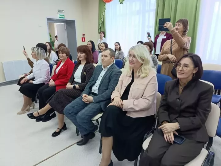 В Мензелинске 8 педагогов из четырех районов РТ борются за звание «Воспитатель года — 2026»