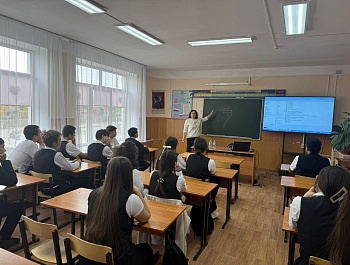 На расширенном заседании обсудили антинаркотическую политику в округе