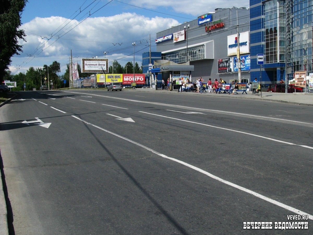 Екатеринбург закрыл. Улица учителей в Екатеринбурге. Пешеходная улица Екатеринбурга. Транспорт Екатеринбург. Учителей 16 ЕКБ.