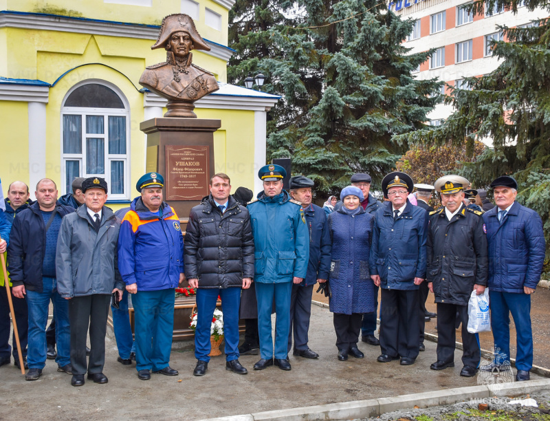 В городе Рузаевка состоялось торжественное открытие бюста Федора Ушакова
