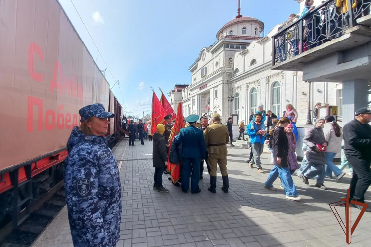 В Удмуртии росгвардейцы обеспечили безопасность во время прибытия «Поезда Победы» (видео)