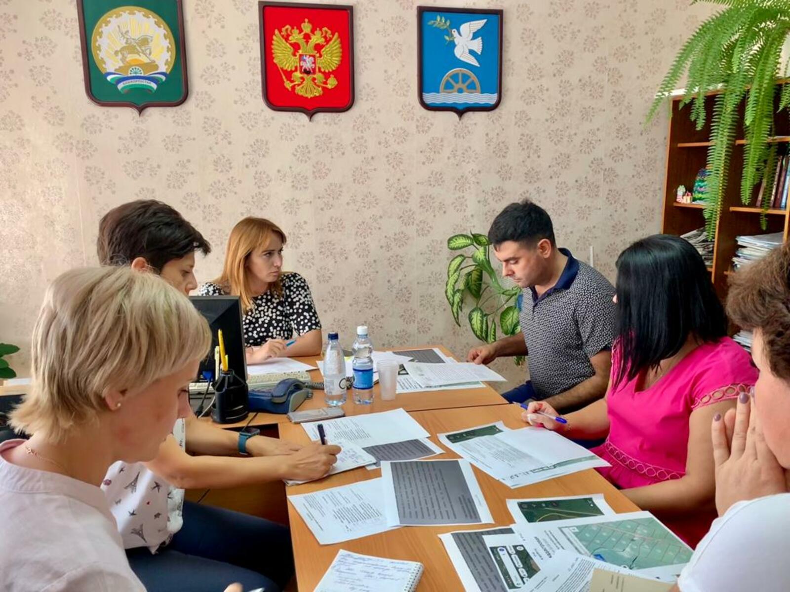 В селе Новонадеждино прошло выездное совещание по развитию предпринимательства