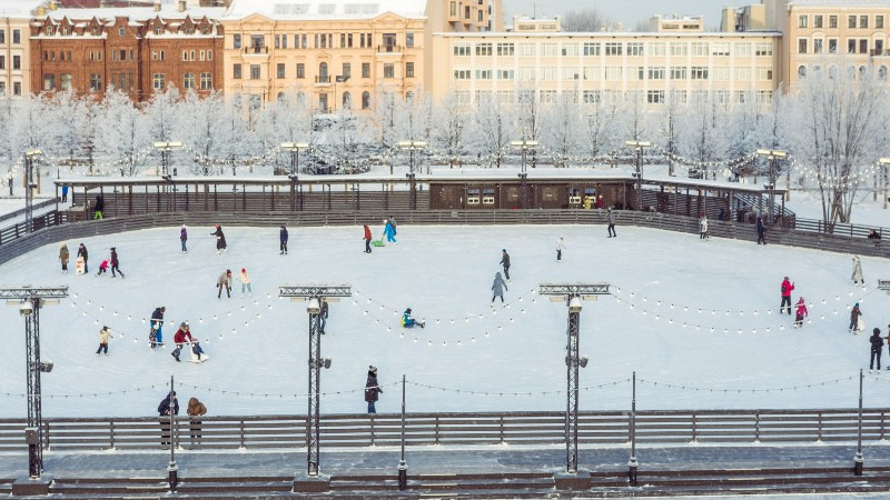 Каток в Новой Голландии в Санкт-Петербурге