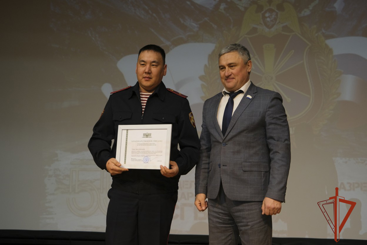 В Республике Алтай отметили юбилей подразделений лицензионно-разрешительной работы и государственного контроля Росгвардии