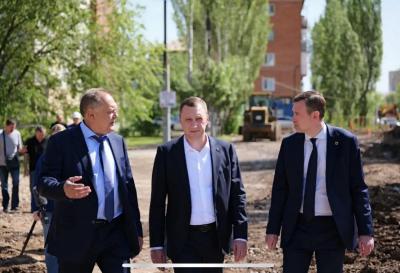 В Энгельсе специалисты приступили к прокладке новой ветки самотечного коллектора