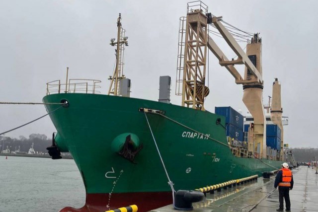 Сухогруз «Спарта IV» выполнил тестовый заход в порт Пионерского 