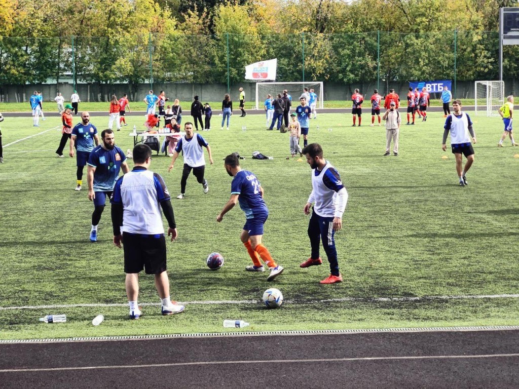 Команда Раменской больницы выступила на футбольном турнире медиков