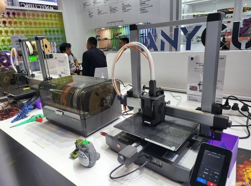 Anycubic продемонстрировала новые 3D-принтеры на выставке TCT Asia 2024