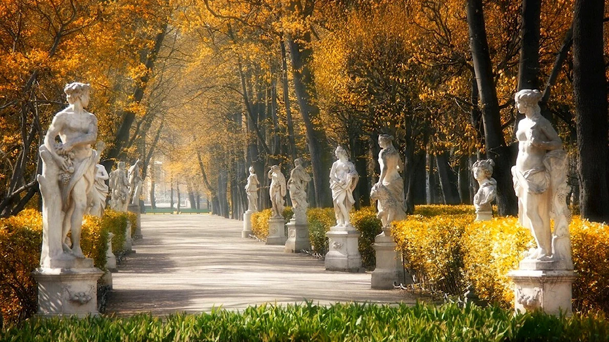 Летний сад — сердце исторического Петербурга