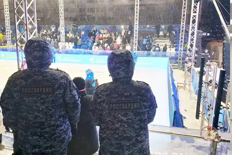 На Ямале военнослужащие и сотрудники Росгвардии обеспечили правопорядок в период проведения крупных спортивных, общественных мероприятий и Вербного воскресенья