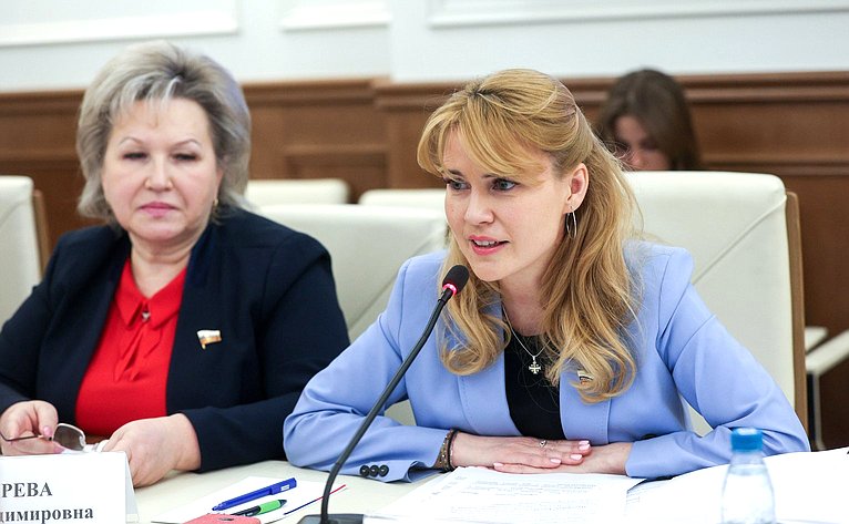Совещание на тему «Совершенствование комплекса мер по организации и обновлению медицинских кабинетов в общеобразовательных организациях, включая разработку стандартов»