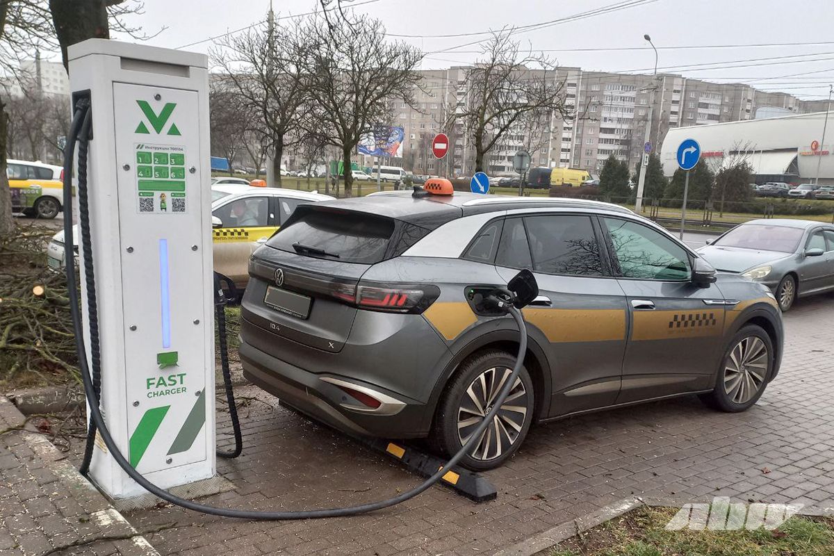 Олимпийская чемпионка, любитель шансона и щедрые выпивохи: водители такси о пассажирах, которые запомнились надолго