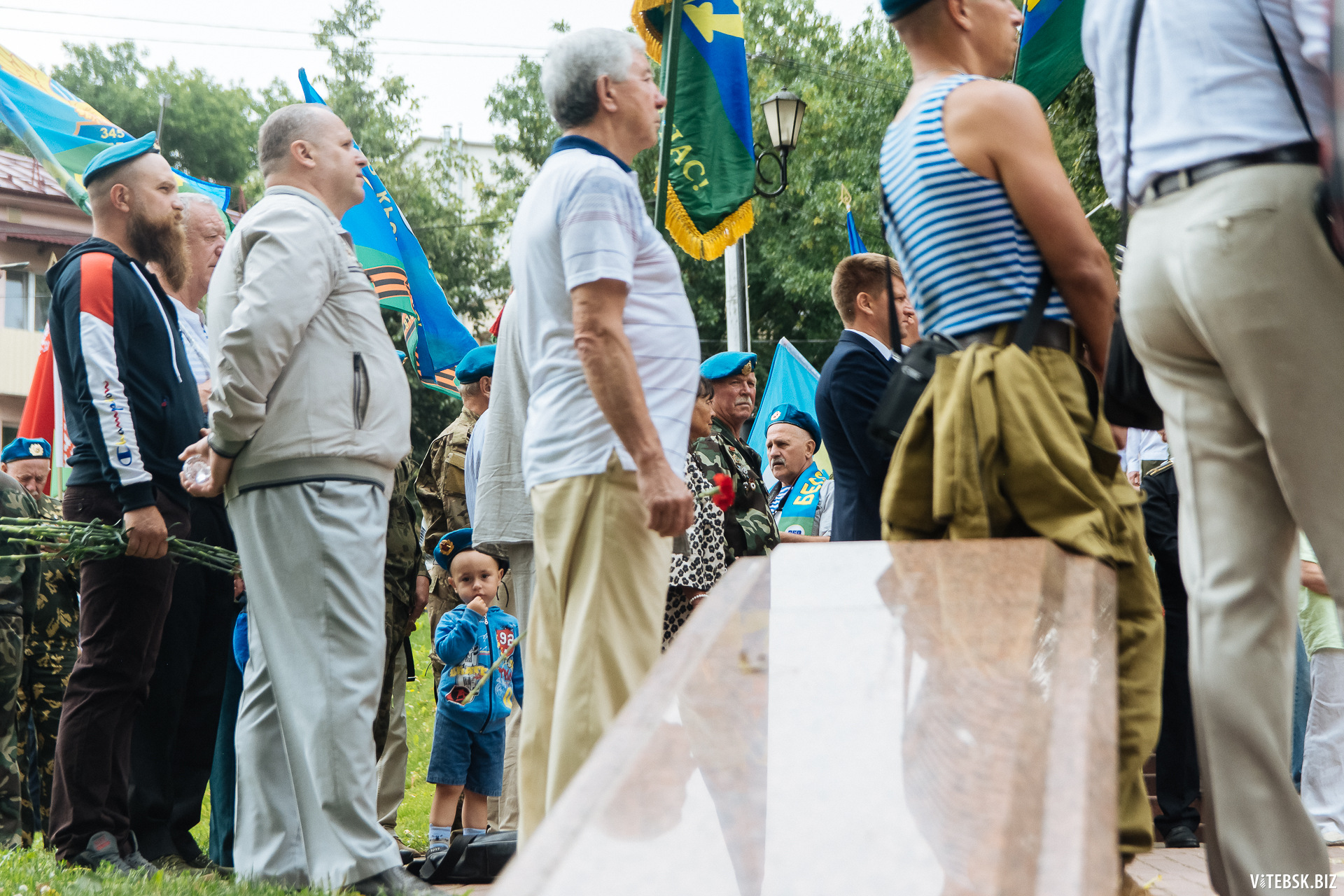 лукашенко гей парад в день вдв фото 35