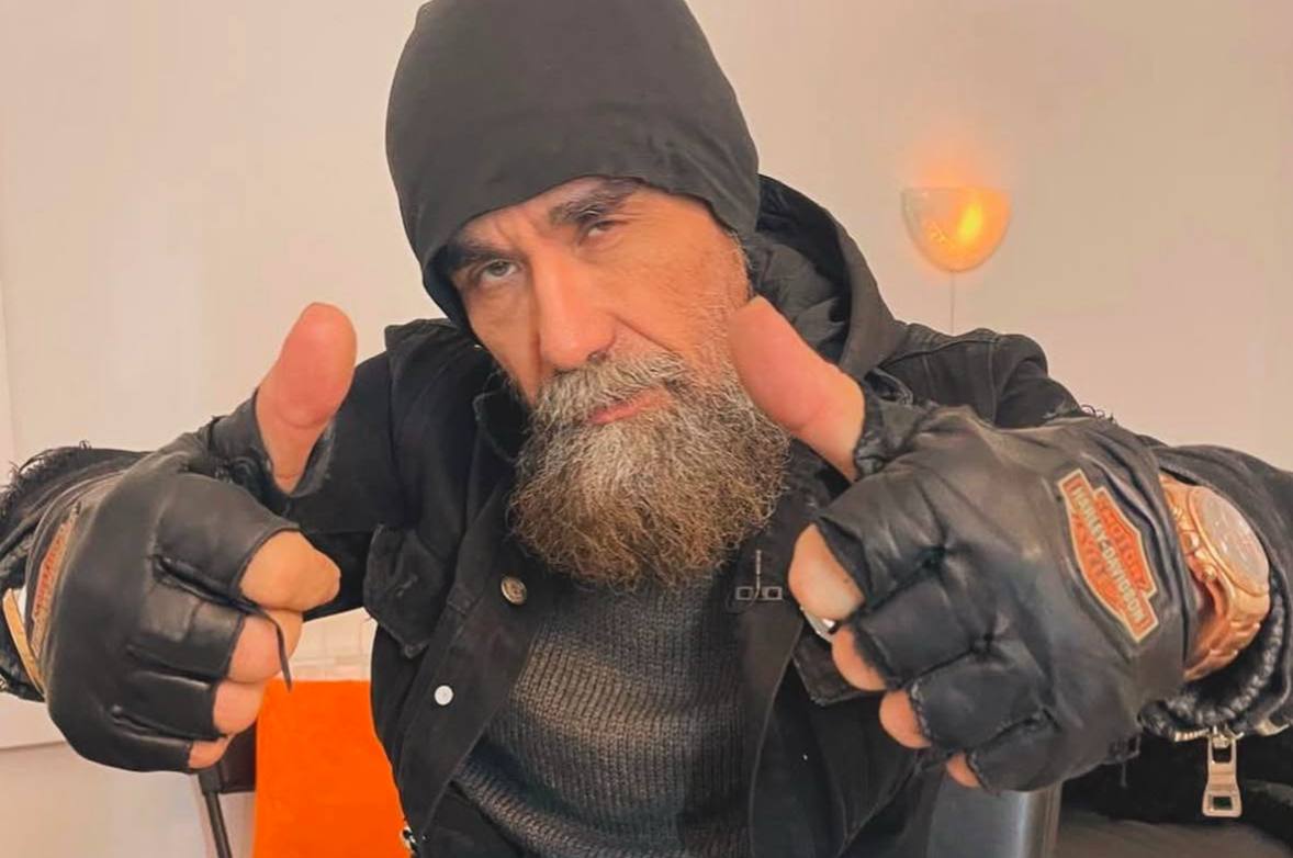Говорил сам с собой, устроил дебош: Богдана Титомира со скандалом выгнали из шоу «В темноте» 