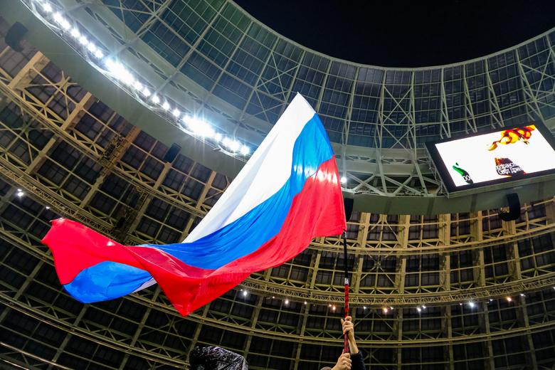 В Госдуме раскритиковали запрет для спортсменов на фото с флагом России