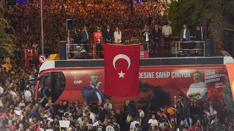 Почему Озгюр Озель напомнил Эрдогану о коррупционном скандале 2013 года