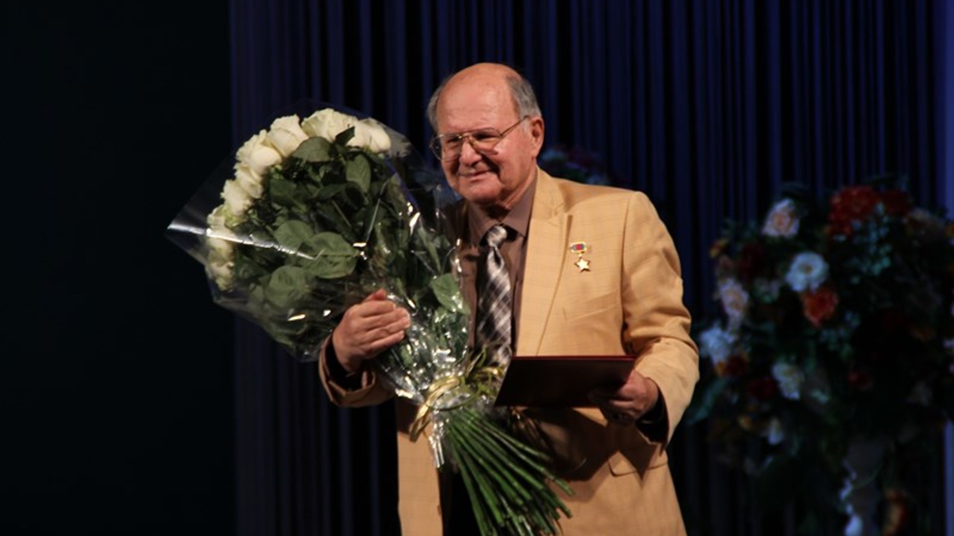 значок заслуженный журналист. заслуженный работник лесной промышленности российской федерации. нагрудный знак заслуженный врач российской федерации.